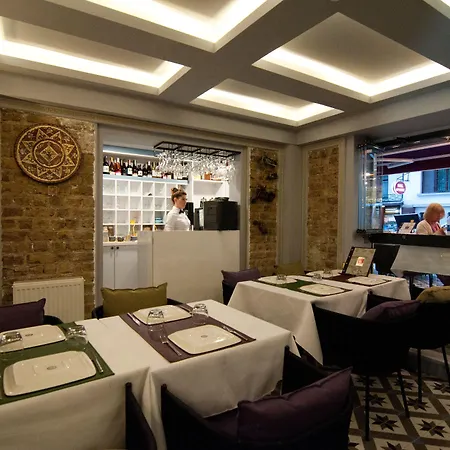 Center Hill Suites Hotel 2*