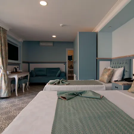 Hotel Center Hill Suites 2*