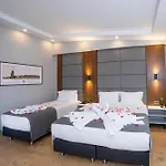 Отель Center Hill 2*