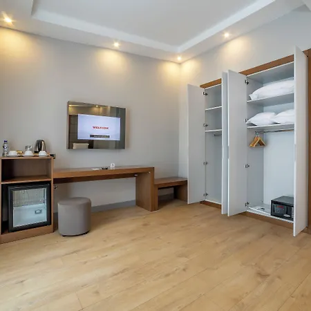 Center Hill Hotel 2*