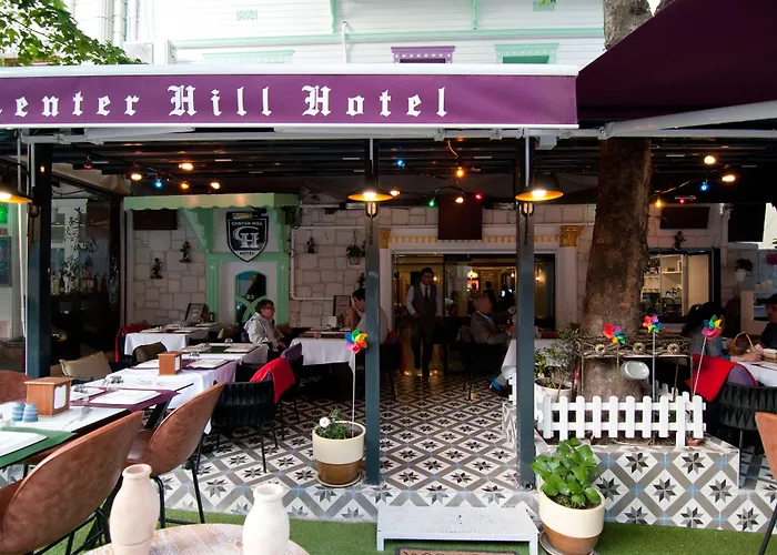 Center Hill فندق 2*