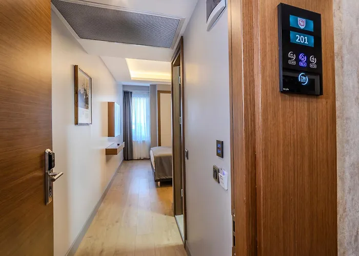 Center Hill فندق 2*