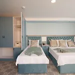 Otel Center Hill