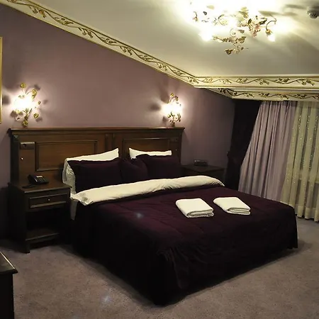 Center Hill Hotel