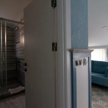 Center Hill Hotel 2*