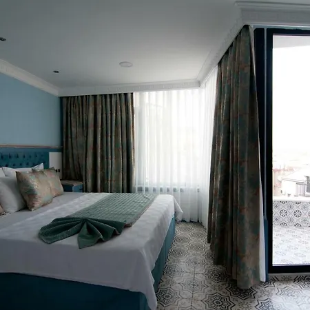 Hotel Center Hill 2*