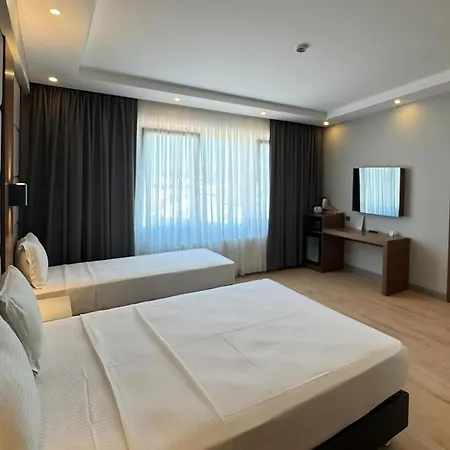 Center Hill Hotel 2*