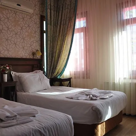 Hotel Center Hill 2*