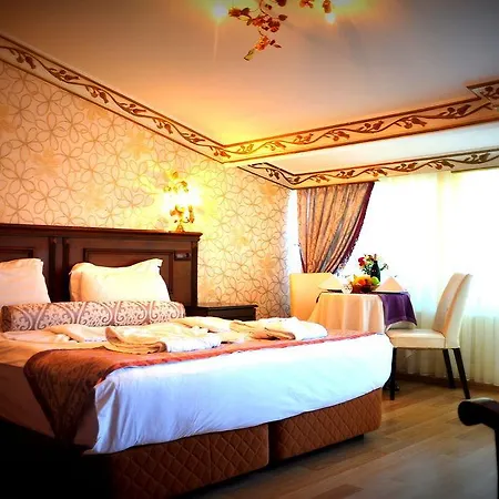 Hotel Center Hill 2*